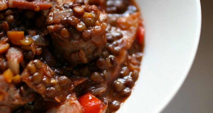 Toulouse sausages with lentils and tomatoes
