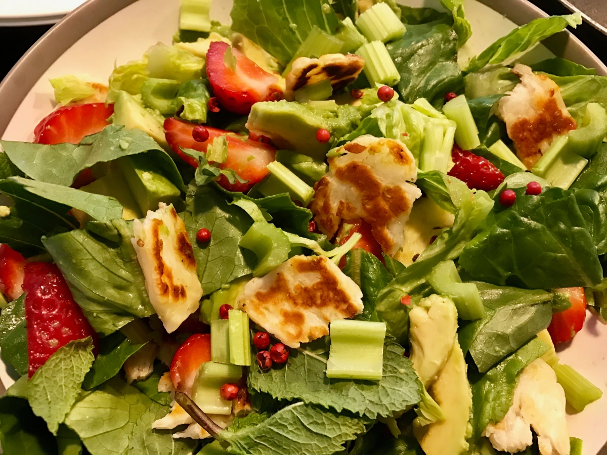 Halloumi, avocado and strawberry salad